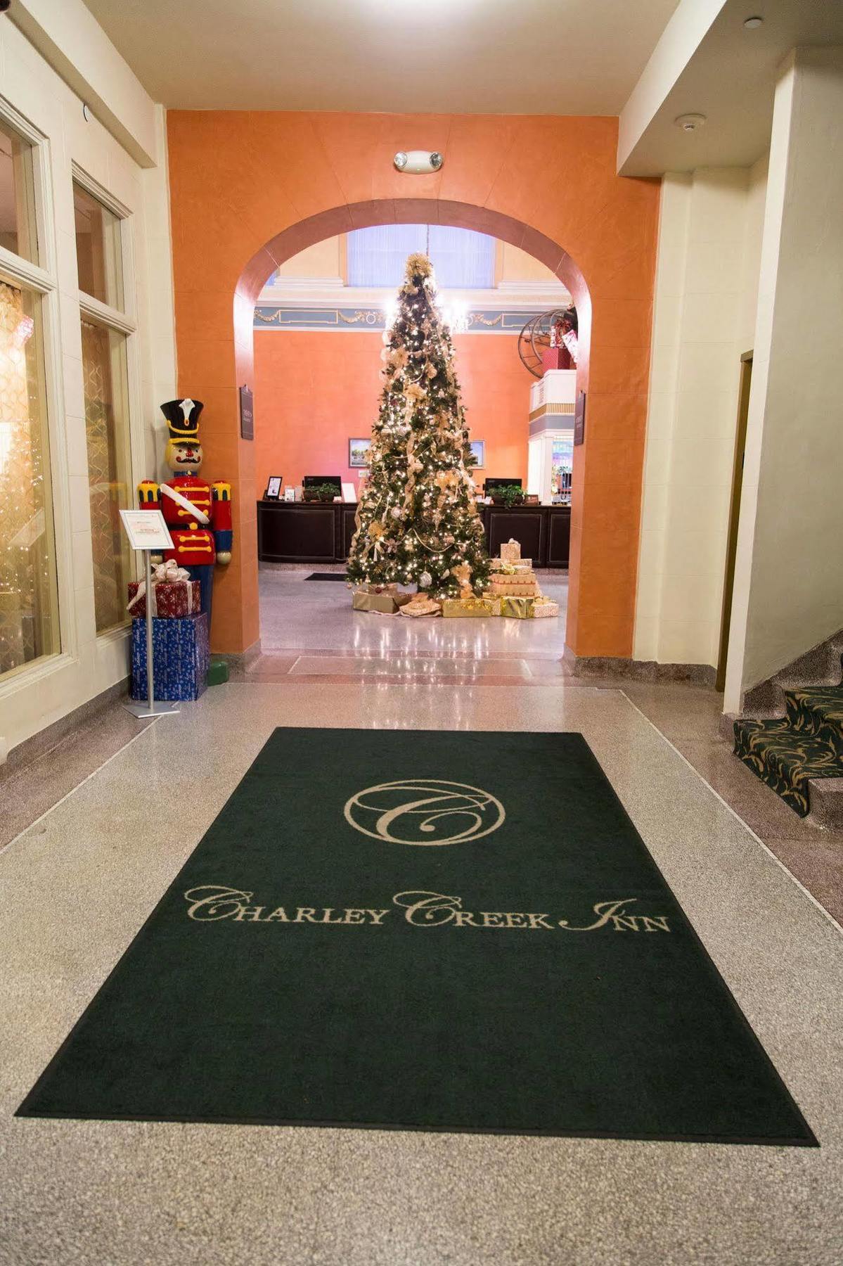 Wabash Charley Creek Inn מראה חיצוני תמונה
