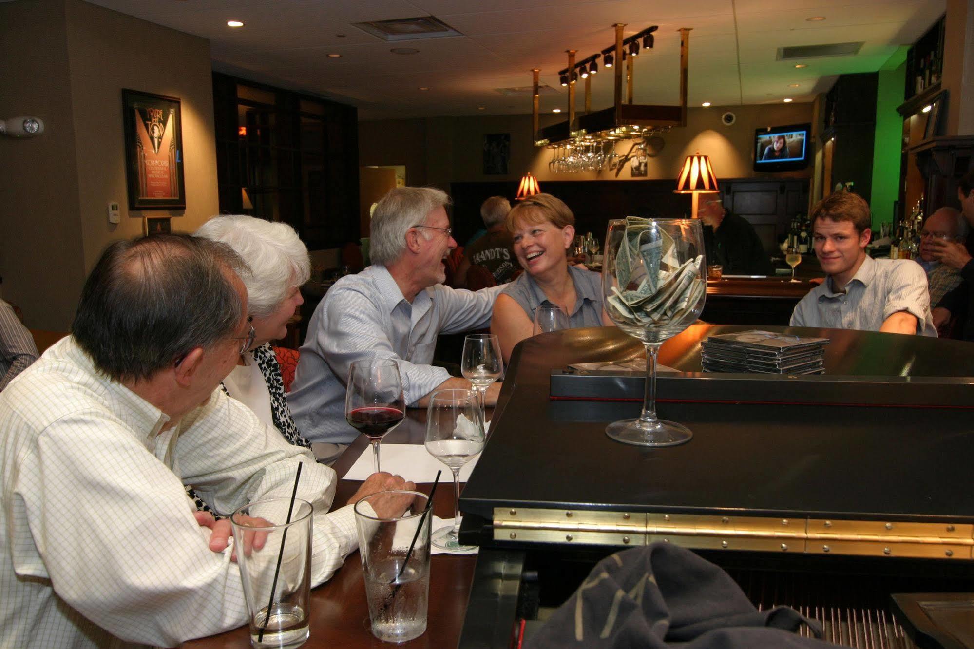 Wabash Charley Creek Inn מראה חיצוני תמונה