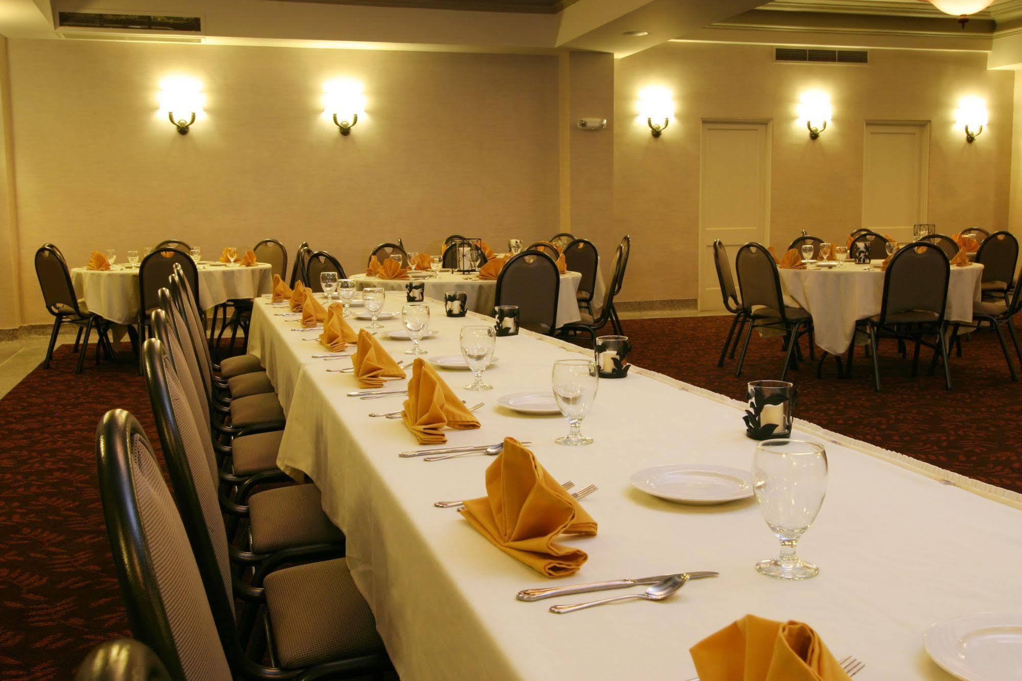 Wabash Charley Creek Inn מראה חיצוני תמונה